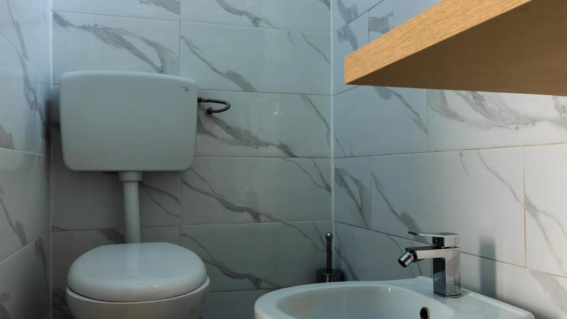 Cozy Historical Flat Napoli Διαμέρισμα 0*, Νάπολη